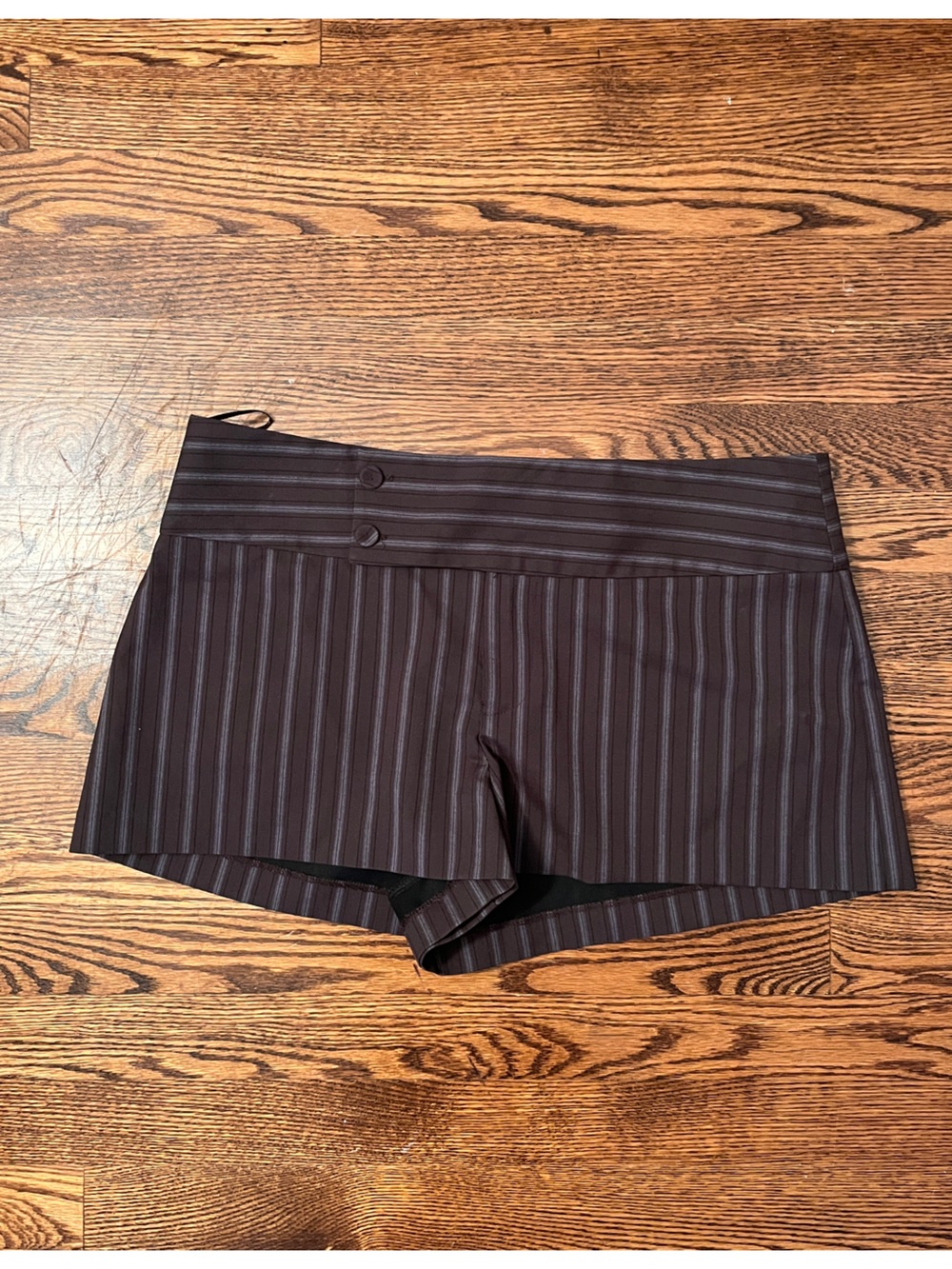 Low-Rise Zara PinStriped Shorts🩶